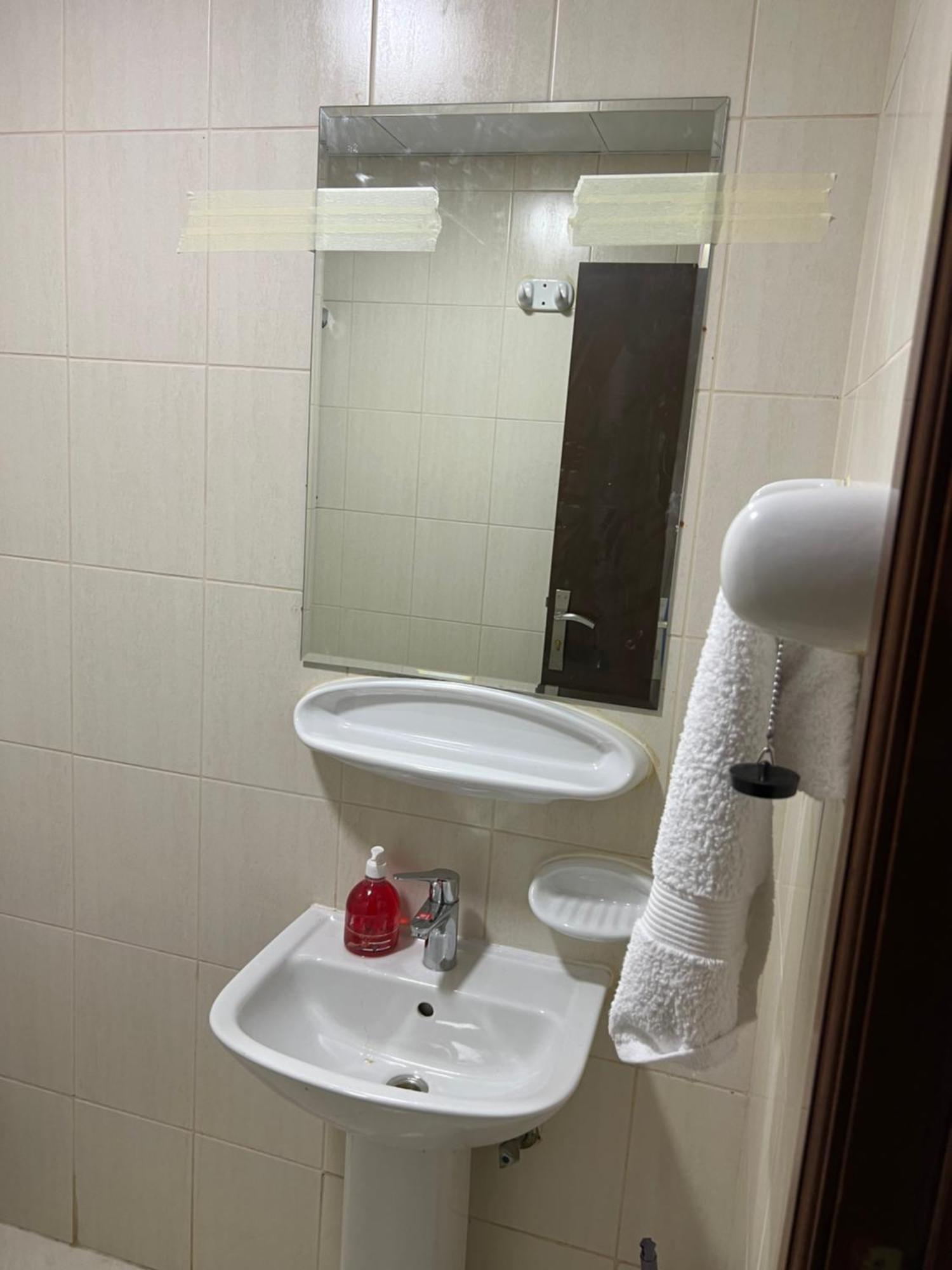 F22r4 Small Attach Bath At Ajman