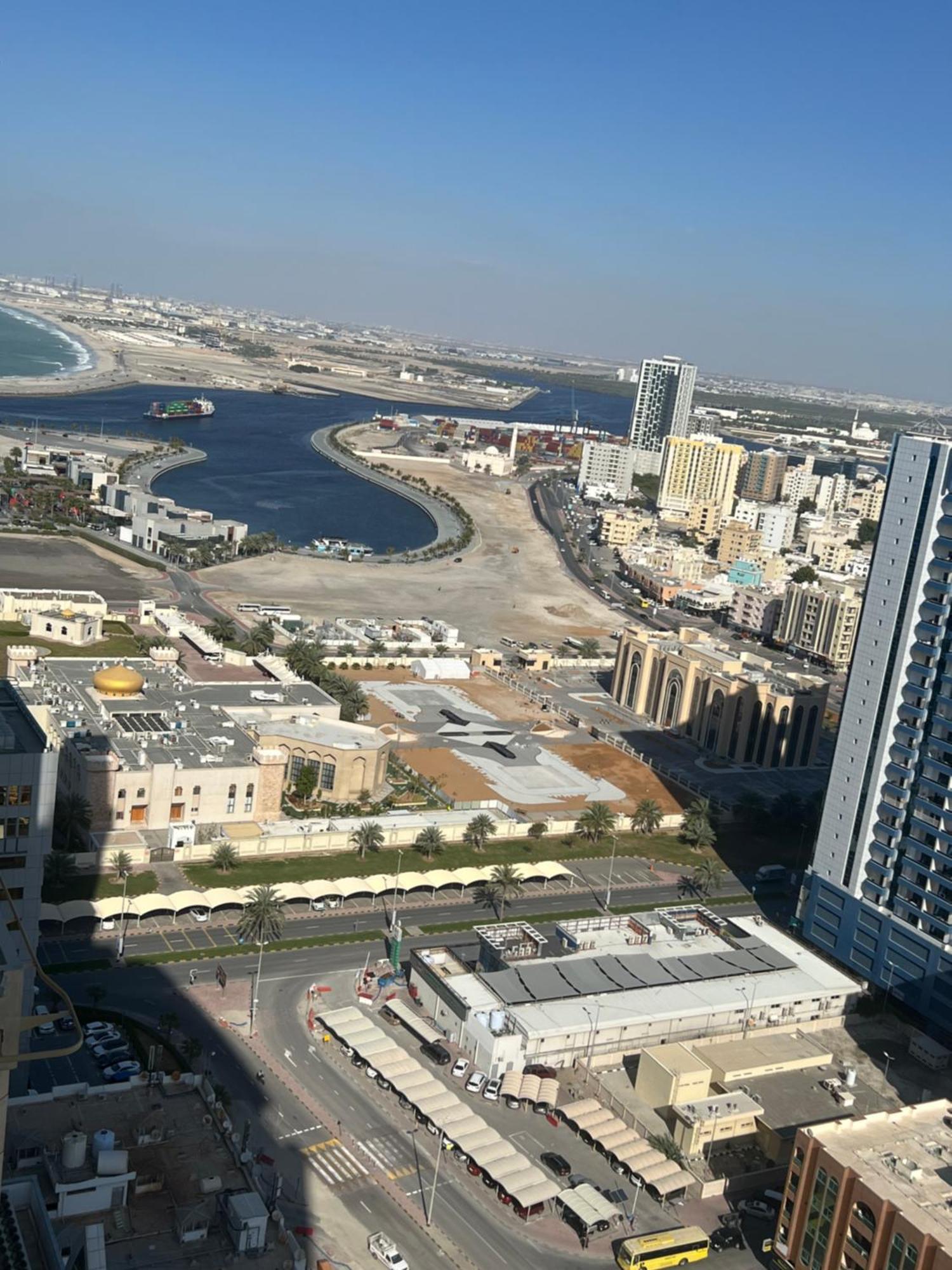 F22r4 Small Attach Bath At * Ajman